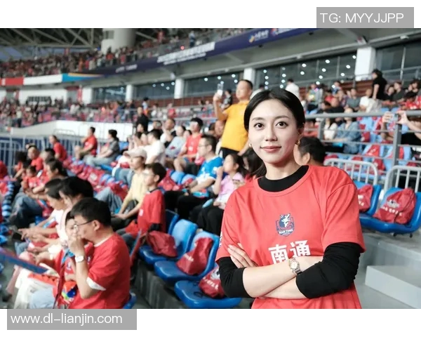 新疆队足球比赛精彩瞬间尽在抖音直播带你感受热血沸腾的赛场氛围 新疆队足球比赛精彩瞬间尽在抖音直播带你感受热血沸腾的赛场氛围